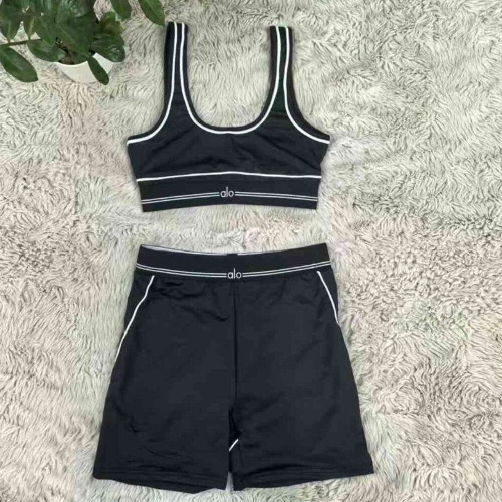 Alo Yoga Set: Strappy Tank Top + Stretchy Slim-Fit Leggings — Black, Size M